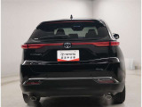 ご納車から1年間・走行距離無制限の保障付きです。全国5000ヶ所のトヨタのサービステクノショップにて補償範囲内の保障対応が可能です。別途有料になりますが、最長3年間まで延長保証加入ができます。