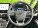 【純正革巻きステアリング】上質な革を使用することで、手にしっかり馴染みとても運転しやすいハンドルです♪