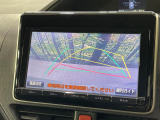 【バックカメラ】駐車時に後方がリアルタイム映像で確認できます。大型商業施設や立体駐車場での駐車時や、夜間のバック時に大活躍!運転スキルに関わらず、今や必須となった装備のひとつです!