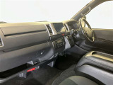 インパネ周りは、すぐ手の届く位置に操作ボタンが配置されており、ドライバーの使い勝手が考慮されています♪