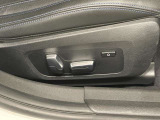 フロント電動シート操作スイッチ