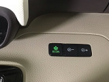 ★ECONスイッチ★ エコドライブを加速しよう!スイッチをONにすると、運転の仕方によるロスを抑え込み燃費をよくするようクルマが頑張ります(*^ー^*)燃費向上にチャレンジ♪