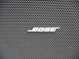 【BOSEサウンドシステム】高性能スピーカーで広がりのある、包み込むような音を体感してください。