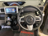収納も充実、操作性良好なハンドルまわりです。また気持ちよくお乗り頂くために、徹底したルームクリーニングも実施しております。