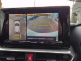 アラウンドビューモニター付きなので車庫入れも楽です。