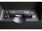 ETCはナビ連動機能付です。利用日や料金の確認がモニターで出来て便利ですよ。納車前には使用できるようにセットアップをさせていただきます。ETCカードの取扱もしておりますのでご相談下さいね。
