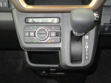 オートエアコンで暑い夏も寒い冬も快適な車内で運転出来ます。