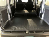 リヤシートをアレンジした状態です。荷室が広く様々な用途でお使いいただけます!