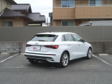 遠方へのご納車も承っております。 ご納車後は最寄のアウディ正規ディーラーで点検整備や保証修理が受けられます。