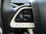 ステアリングリモコン付き。運転中のオーディオ操作が可能なので視線をナビに移したり、ハンドルから手を離さないので危険がなくなり安全です!