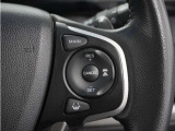 ◆アダプティブクルーズコントロール◆予め設定した車速内でクルマが自動的に加減速。前走車との適切な車間距離を維持しながら追従走行します。【LKAS】車線維持支援システムでステアリング操作を支援。