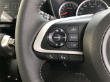 【ステアリングスイッチ】左です。ステアリングから手を離さず、運転に集中したまま手元でオーディオ操作等が出来ます。
