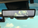 【デジタルインナーミラー】後席の大きな荷物や同乗者で後方が確認しづらい時でも安心!カメラが撮影した車両後方の映像をルームミラー内に表示。クリアな視界で状況の確認が可能です!