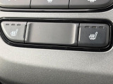 【シートヒーター】寒い日に重宝するシートヒーター!エアコンより早く温まってくれるので寒がりの人も安心ですね♪エアコンの温風は乾燥するから苦手、という方にもをおすすめです。