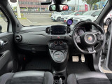 イタリア車ならではの美しさ、走りへのこだわりを感じるインテリアデザイン!