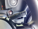 【オートライト(AUTO)】外の明るさをシステムが感知して、自動でヘッドライトが点灯します。ヘッドライトつけ忘れを防ぐ便利機能です