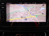 Volkswagen純正インフォテイメントシステムDiscoverPro、9.2インチフレームレス、タッチスクリーンナビゲーション装着