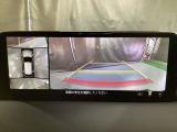 狭い場所での駐車やすれ違いなどでより的確な運転操作に役立つ360&deg;ビューモニターが装備されています。