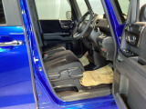シートはフィット性も良く、楽な運転姿勢を保てます。