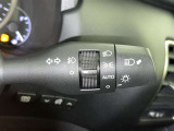 【オートライト】車外の明るさに応じて、自動的にライトの点灯・消灯をしてくれます。