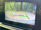【バックカメラ】駐車時に後方がリアルタイム映像で確認できます。大型商業施設や立体駐車場での駐車時や、夜間のバック時に大活躍!運転スキルに関わらず、今や必須となった装備のひとつです!