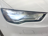 ●LEDヘッドライト:夜間走行時も良好な視界を確保し安心して運転できる高輝度LEDヘッドライトを装備!点灯速度が早く、消費電力も抑えられています。