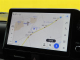 ディスプレイオーディオ(コネクティッドナビ対応)PLUS搭載。Tコネクトご契約で2030年1月まで無償で利用できるナビ(期限到来後は有償)と、解約後も利用できる車載ナビが搭載されています。