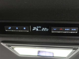 後席用にもエアコンの吹き出し口があり快適です。どの席に座っても快適なドライブが楽しめます♪