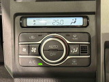 車内空調は&rdquo;AUTOエアコン&rdquo;にお任せ。運転に集中出来ますよ!