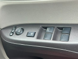 運転席窓操作部スイッチの画像です。
