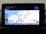 【純正9インチナビ】使いやすいナビ操作にオーディオ機能も充実!Bluetooth接続で運転中のハンズフリー電話や好みの音楽を車内に流す事が出来ます。ラインナップや車種に応じて豊富な機能が使用可能♪
