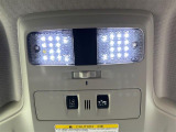 【衝突軽減ブレーキ(衝突軽減装置)】運転中に他のクルマとの衝突の危険をシステムが検知したとき、ブザーやブレーキが作動し、衝突被害軽減をサポートします!機能には限界があるためご注意ください。