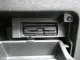 ここにETCが付いております。高速道路の料金所もスイスイ♪ ETCカードの申し込みは日産カードがおすすめ☆「安心」「おトク」「便利」で皆さまのカーライフをサポートする特典満載のカードです。