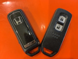 便利なスマートキー。ボタンひとつで開錠できます。