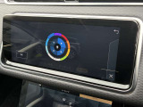 【プレミアムキャビンライト】車内の雰囲気をモダンで魅力的に演出し、快適な運転体験を提供します。色や明るさの調整が可能で、カスタマイズできます。