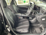 運転のしやすさや、乗り降りにも配慮した運転席