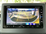 バックモニター付きで、車庫入れやバック時の後方確認をサポート。