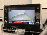 車庫入れや後方操作をサポート!苦手な駐車も安心のバックモニター付きです♪ガイド線も表示されますので、どこまで下がれば良いか目安にもなります☆