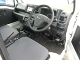 運転席の画像です。