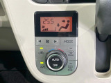 【オートエアコン】一度お好みの温度に設定すれば、車内の温度を検知し風量や温度を自動で調整。暑い&hellip;寒い&hellip;と何度もスイッチ操作をする必要はありません。快適な車内空間には必須の機能ですね♪
