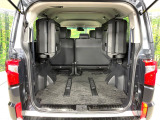 普段のお買い物や通勤、送迎等に十分な荷室スペースを確保しております。セカンドシートを倒すと、大きな荷物の積載も可能です♪
