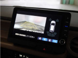 ◆リアワイドカメラシステム◆3種類の表示で後方確認をサポート♪セレクトレバーを「R」の位置に入れるとカメラ画像に切り替え。ノーマルビューでは従来のリアカメラと同様の標準的なビューで表示します!