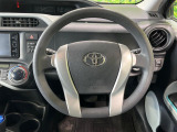 インテリアに合わせたデザインのステアリングは、運転される方のことも考え、運転しやすい形状、大きさです。是非一度、実際に触ってお確かめください。
