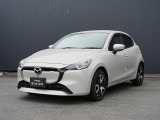 世界統一名称の『MAZDA2』となったコンパクト。「Be a Driver」のスローガンのもと、最適なドライビングポジションを提供できる室内空間と思い通りの走行性能を持った、クラスを超えたお車です!
