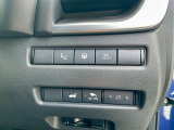 運転席の右側に各種スイッチがまとめられています。