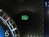 『ハイビームアシスト』で対向車のヘッドライトを自動検知して自車のハイビーム状態をオートで通常照射にします♪♪