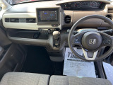 【HondaSENSING】衝突を予測してブレーキをかけたり、前のクルマとちょうどいい距離でついていったりできる多彩な安心・快適機能を搭載した先進の安全運転支援システムです。