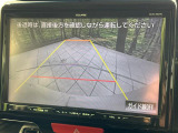 【バックカメラ】駐車時に後方がリアルタイム映像で確認できます。大型商業施設や立体駐車場での駐車時や、夜間のバック時に大活躍!運転スキルに関わらず、今や必須となった装備のひとつです!