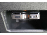 ボイスタイプのETC搭載。高速道路出入口もスマートに通過! 今やマストアイテムですね。納車前には使用できるようにセットアップをさせていただきます。ETCカードの取扱もしておりますのでご相談ください。