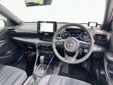 運転席まわりです。 各操作スイッチは使いやすい位置に配置されてます。